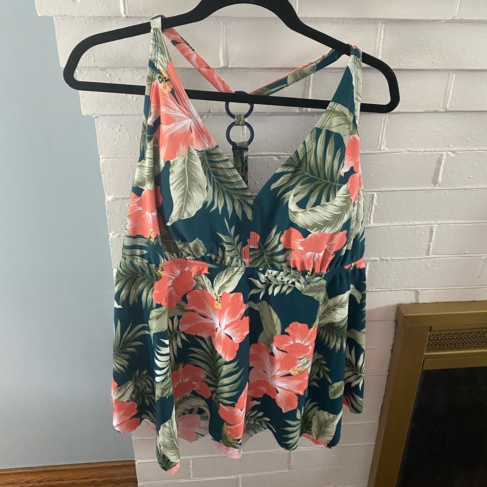 NWOT Sz 24 Kona Sol Swimsuit Top